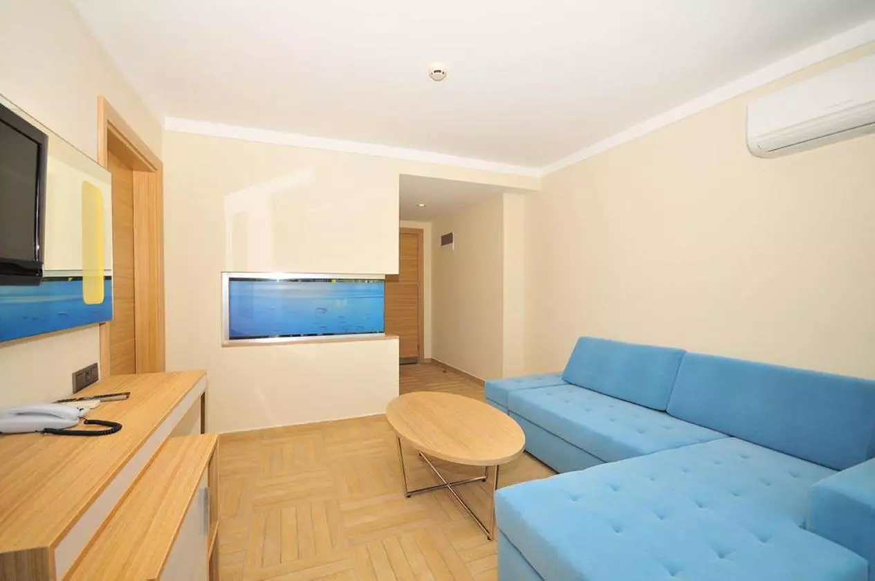 12814944 (Copy).jpg